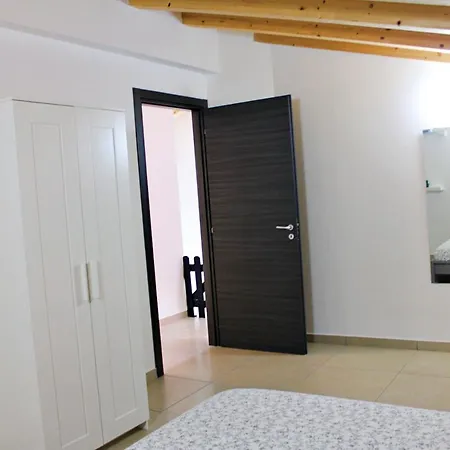 La Claudette Apartment